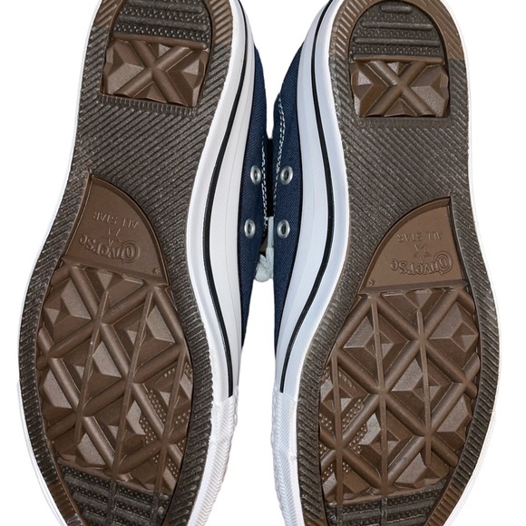 ❇️NWT❇️ Navy Converse Sneakers - Picture 4 of 6